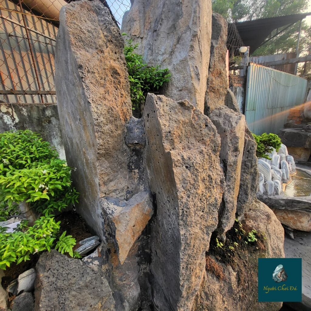 Instagram post from nguoichoidacaocap. This post is in position 2.