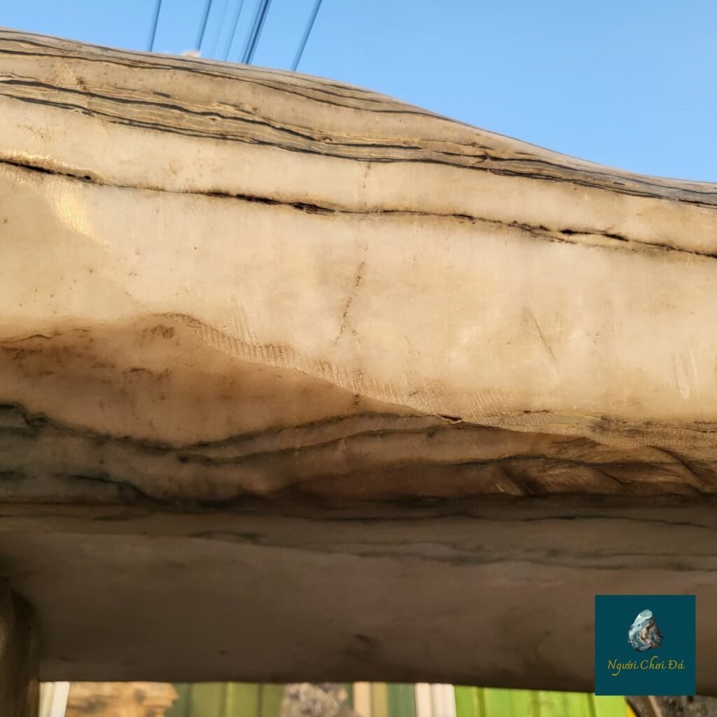 Instagram post from nguoichoidacaocap. This post is in position 3.