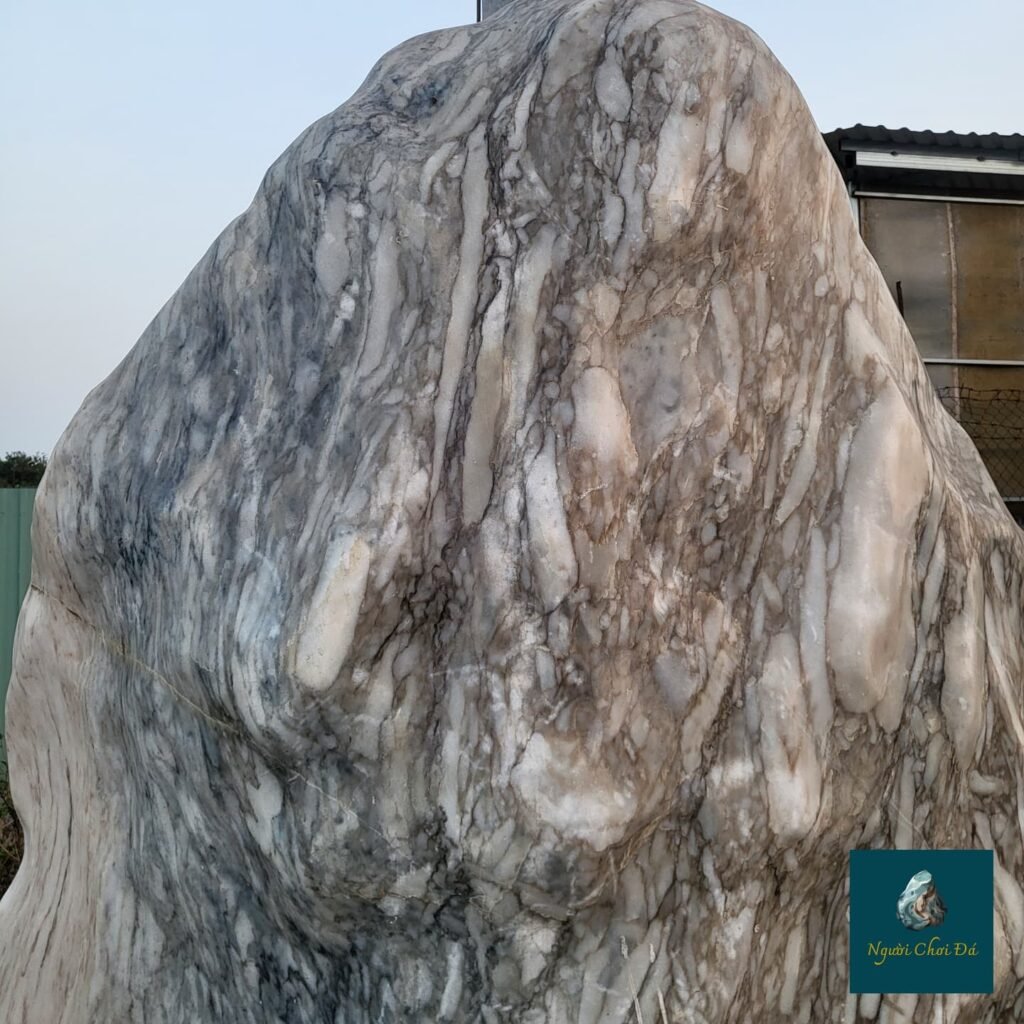 Instagram post from nguoichoidacaocap. This post is in position 1.