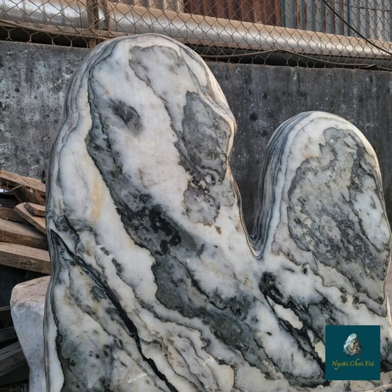 Instagram post from nguoichoidacaocap. This post is in position 16.