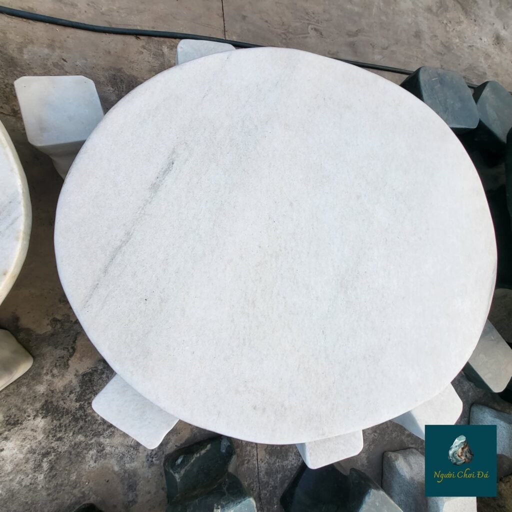Instagram post from nguoichoidacaocap. This post is in position 1.