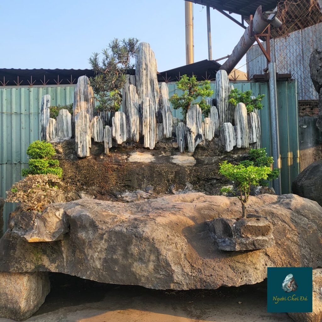Instagram post from nguoichoidacaocap. This post is in position 2.
