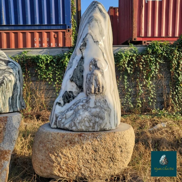 Instagram post from nguoichoidacaocap. This post is in position 42.
