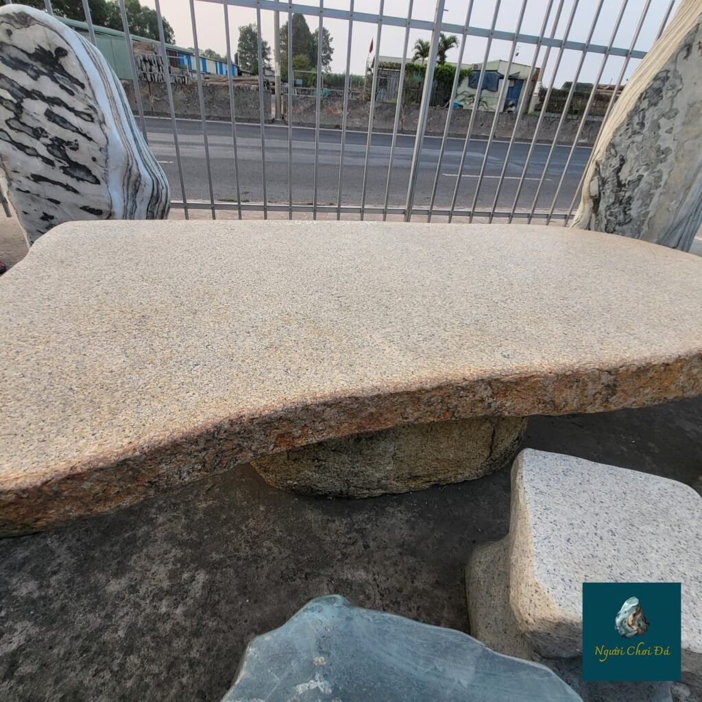 Instagram post from nguoichoidacaocap. This post is in position 2.