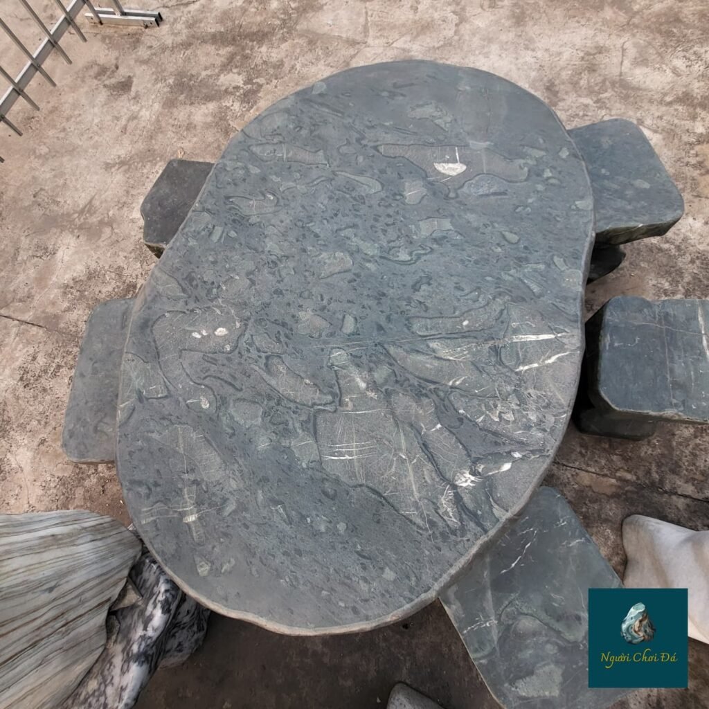 Instagram post from nguoichoidacaocap. This post is in position 4.