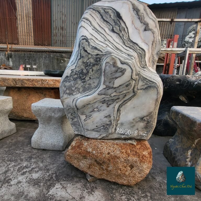 Instagram post from nguoichoidacaocap. This post is in position 25.