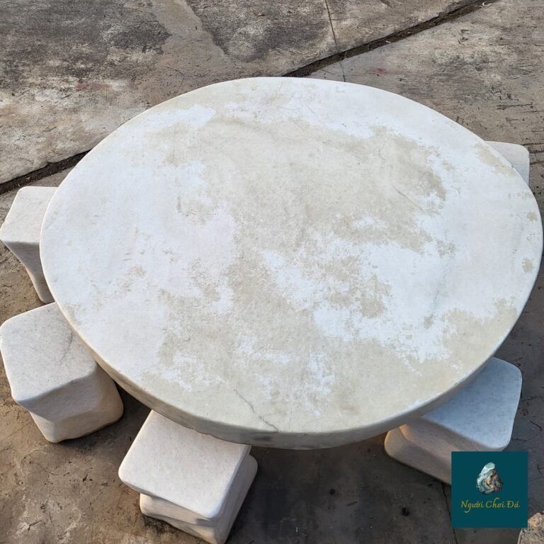 Instagram post from nguoichoidacaocap. This post is in position 32.