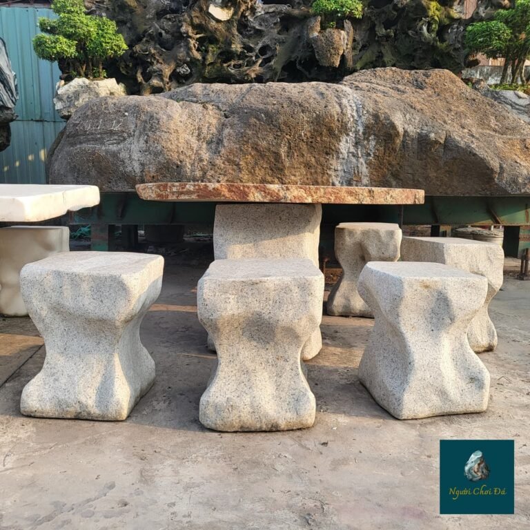 Instagram post from nguoichoidacaocap. This post is in position 33.