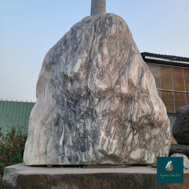 Instagram post from nguoichoidacaocap. This post is in position 15.